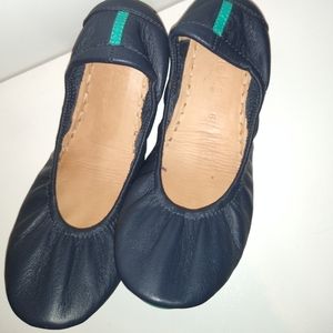 California Navy Tieks size 6 EEUC